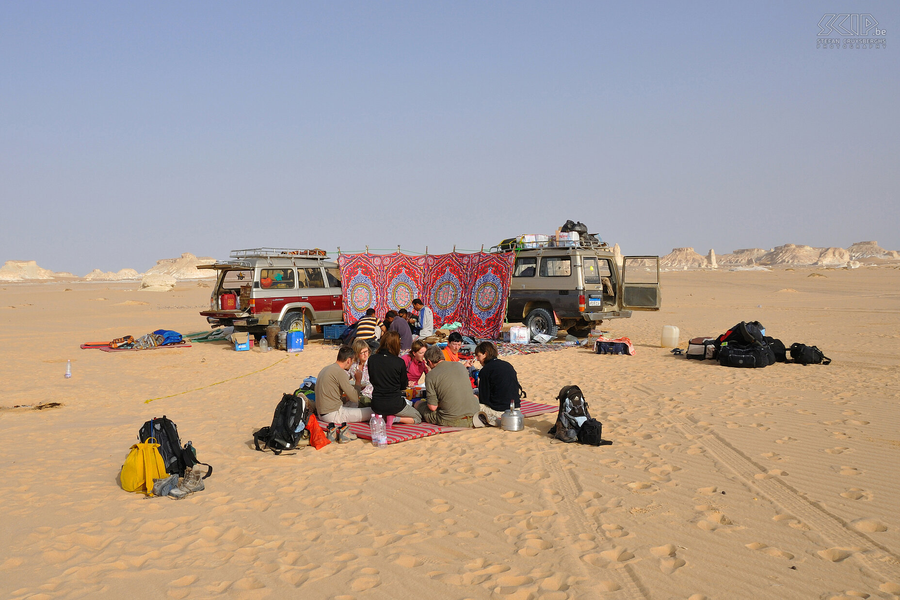 Wadi Biddendee - Kampplaats Het ontbijt op onze kampplaats op een zandvlakte in Wadi Biddendee. Stefan Cruysberghs